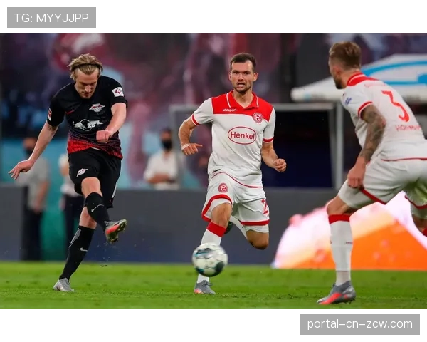 莱比锡主场发生短暂转播信号中断，技术服务商迅速启用备用链路恢复